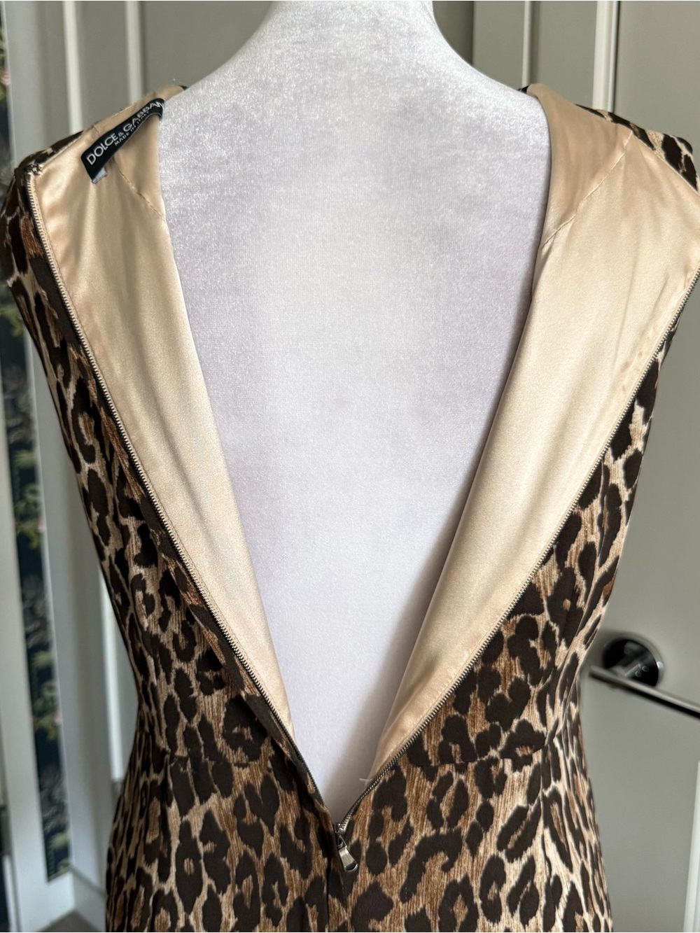 Dolce & Gabbana Leopard Print A-line Shift Dress with Silk Lining Size IT 44 - Picture 8 of 11